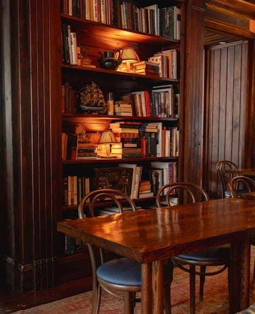 hotel libraries travel trend