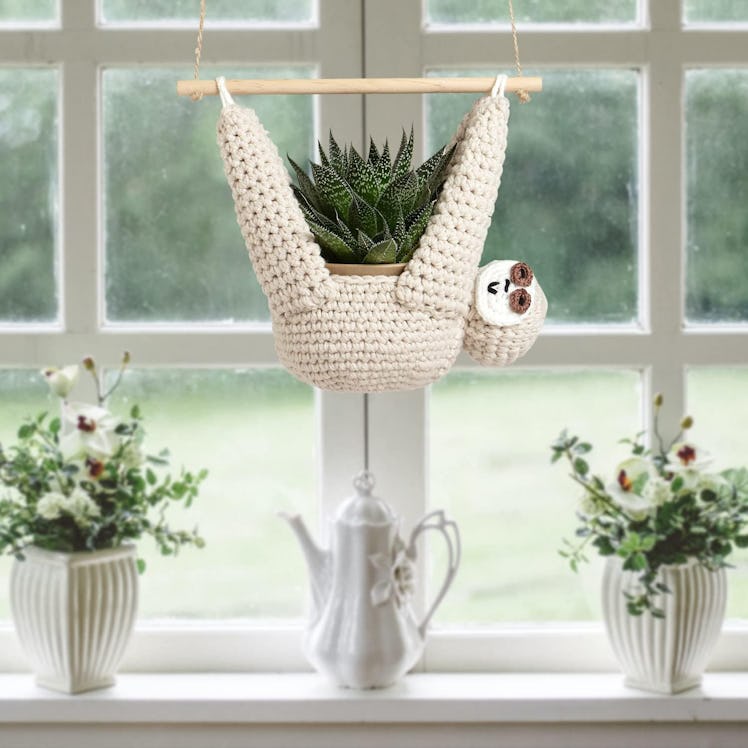 Evbopa Sloth Plant Hanger 