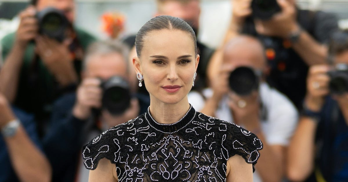 Natalie Portman Channels 'Black Swan' in Structured LBD for Cannes Photo Call