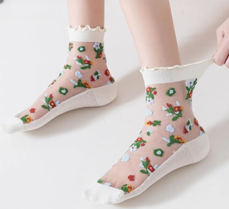 VIBCICY Ruffle Mesh Crew Socks