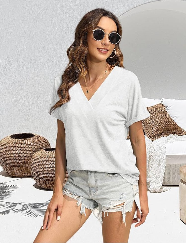 Eymuse V-Neck Tee