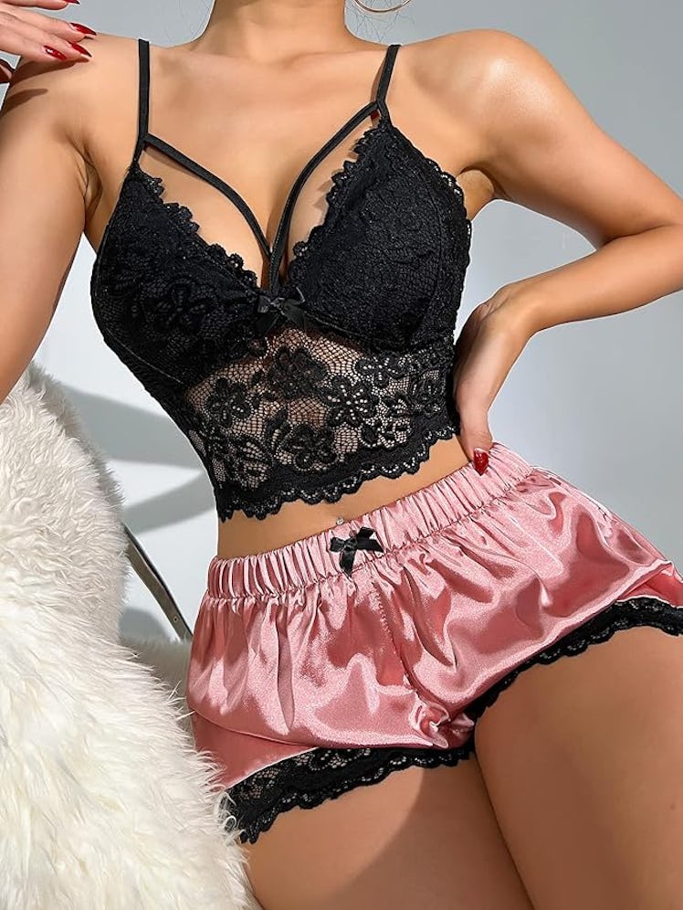 WDIRARA Lace Cami Top & Satin Shorts Set (2-Pieces)