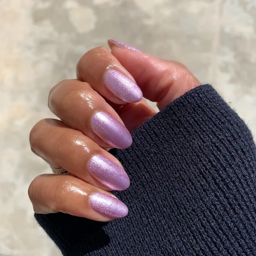 Lilac Nails 2025: Soft & Sparkling Trends