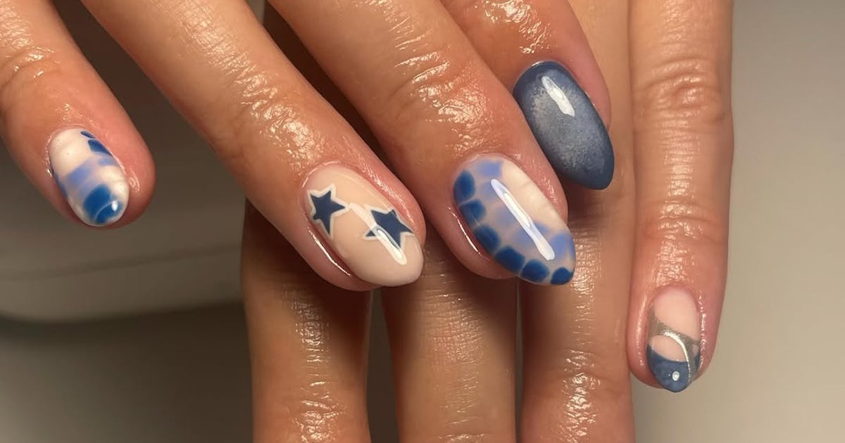 Rhinestone Jeans, Frayed Details, & 15 More Cowboy-Coded Denim Mani Ideas