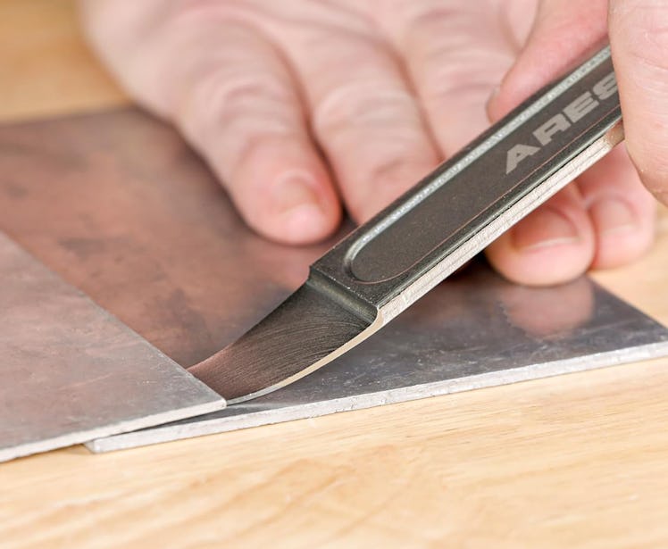 ARES Mini Pry Bar Tool