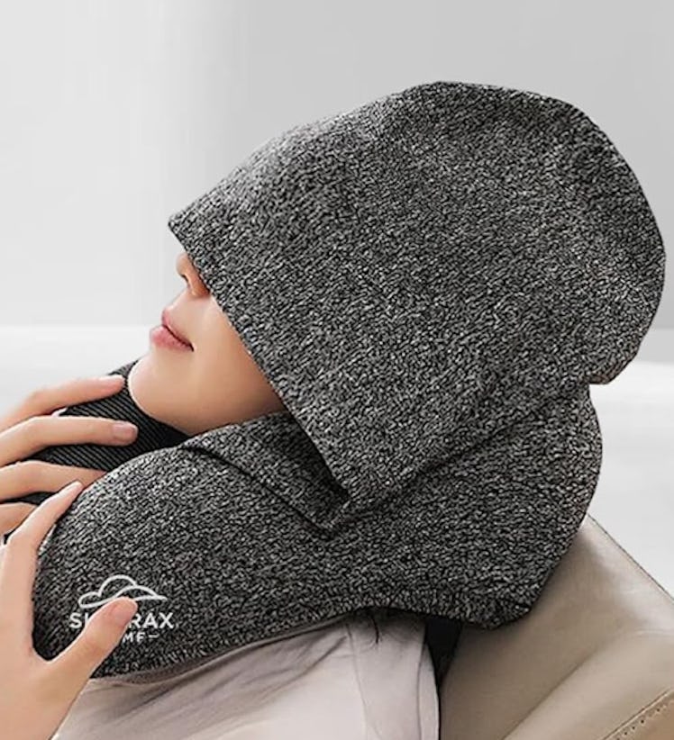 SKYTRAX COMF Hooded Travel Pillow