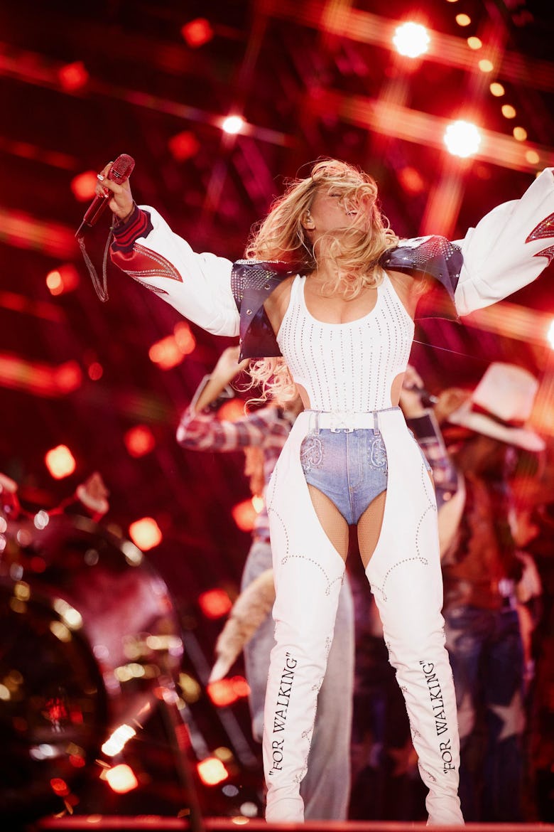 Beyonce in Off-White