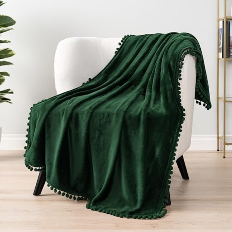 PAVILIA Fleece Throw Blanket