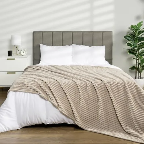 PAVILIA Fleece Bed Blanket