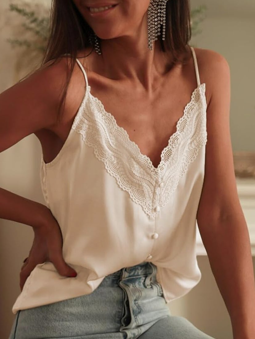 miduo V Neck Lace Trim Tank