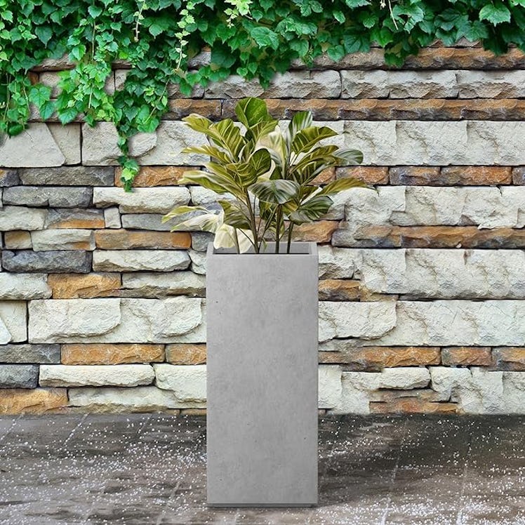 Kante Tall Rectangular Concrete Planter