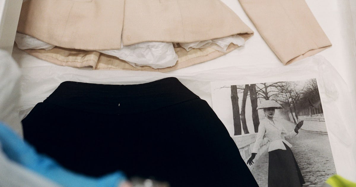 At the V&A East Storehouse in London, a Chance to Touch Fashion History