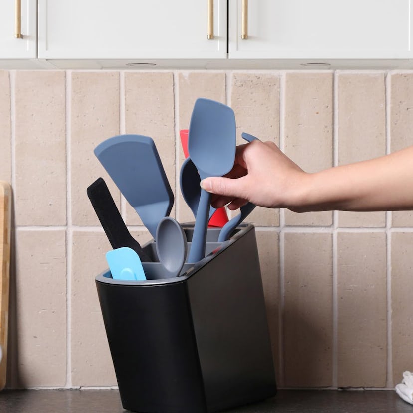 Honed Angled Utensil Holder