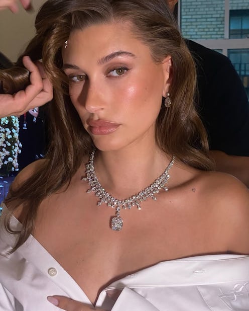 Hailey Bieber 2025 Met Gala Rhode Facial Mist
