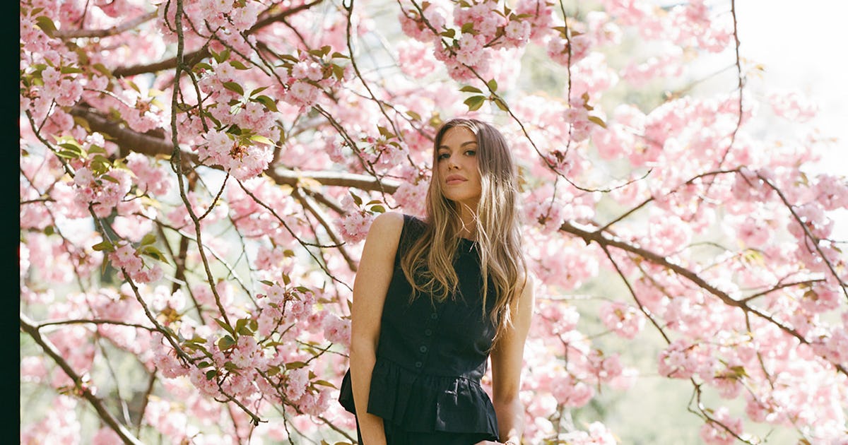 Stassi Schroeder On Gatekeeping Vintage & Dressing Up For Flights Stassi Schroeder On Gatekeeping Vintage & Dressing Up For Flights