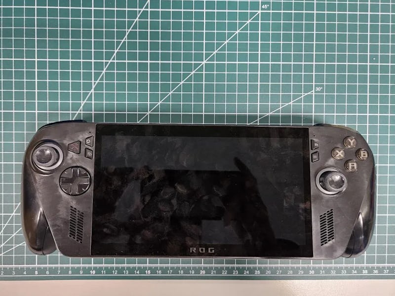 photo of Xbox-branded ROG Ally