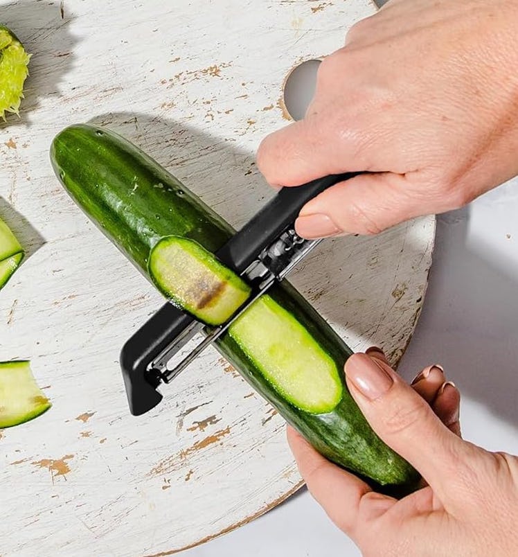 Dreamfarm Self-Sharpening Peeler
