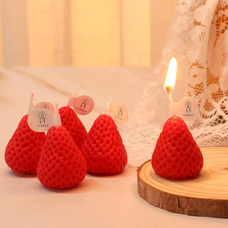 Nuanchu Strawberry Candles (8 Pieces)
