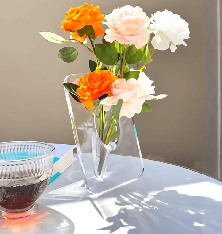 Mogayleo Acrylic Frame Vase