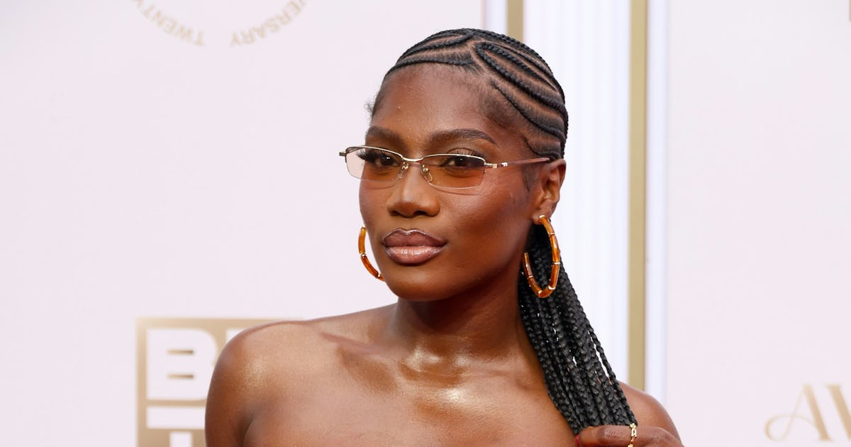 Doechii Endorses Stacked Belts & Bracelets at the BET Awards