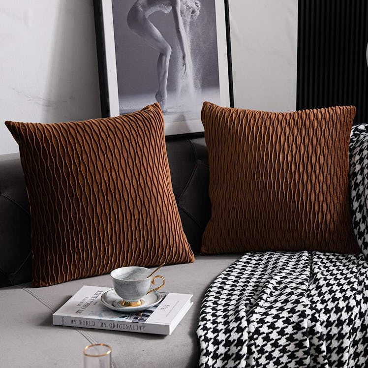 DEZENE Velvet Pillow Covers (2-Pack)