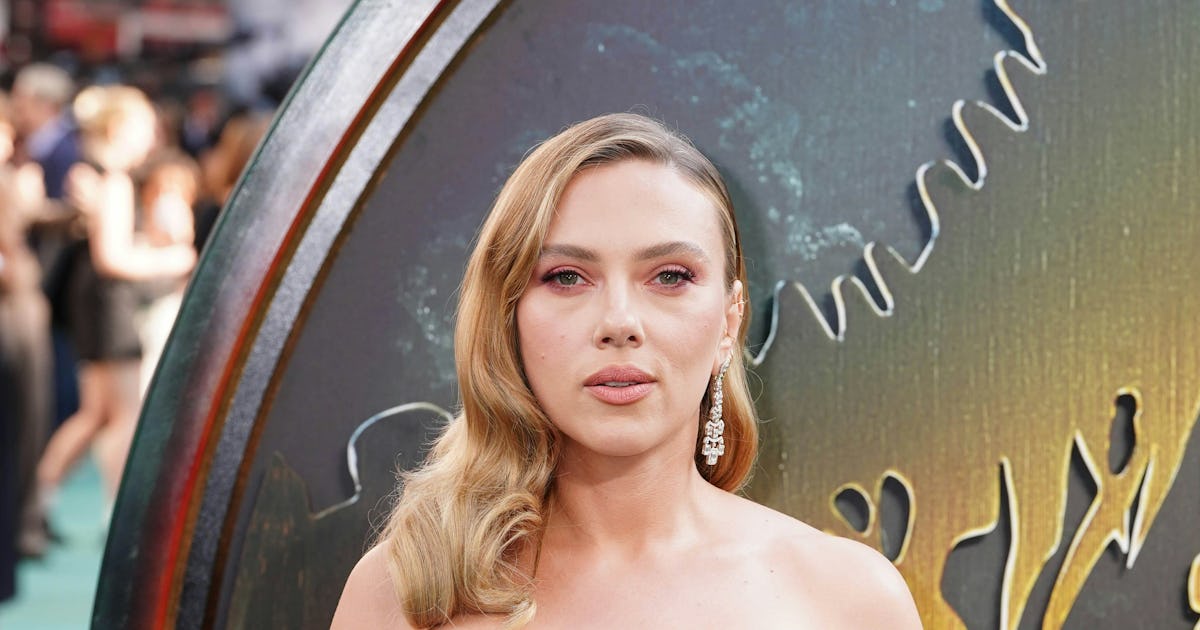 Scarlett Johansson Stuns in Pink Corset Dress for 'Jurassic World' Premiere
