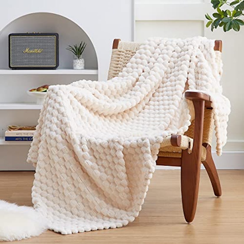 EXQ Home Fleece Throw Blanket
