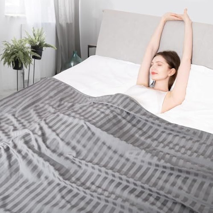 Elegear Cooling Throw Blanket