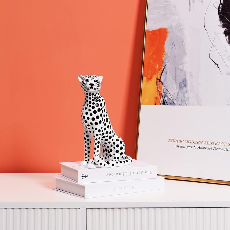 Quoowiit Leopard Statue