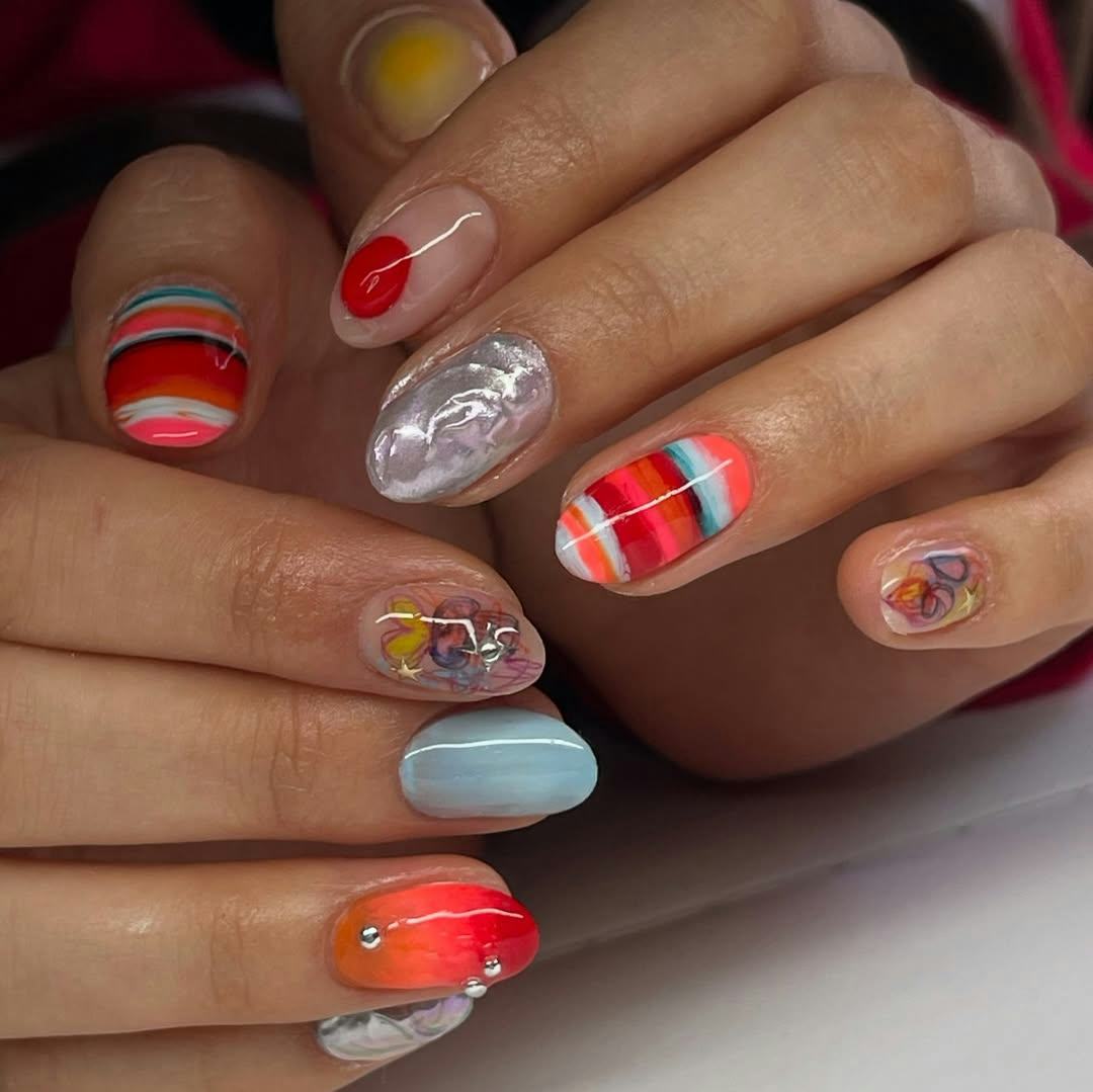 2025 Rainbow Gradients Take Over Nails