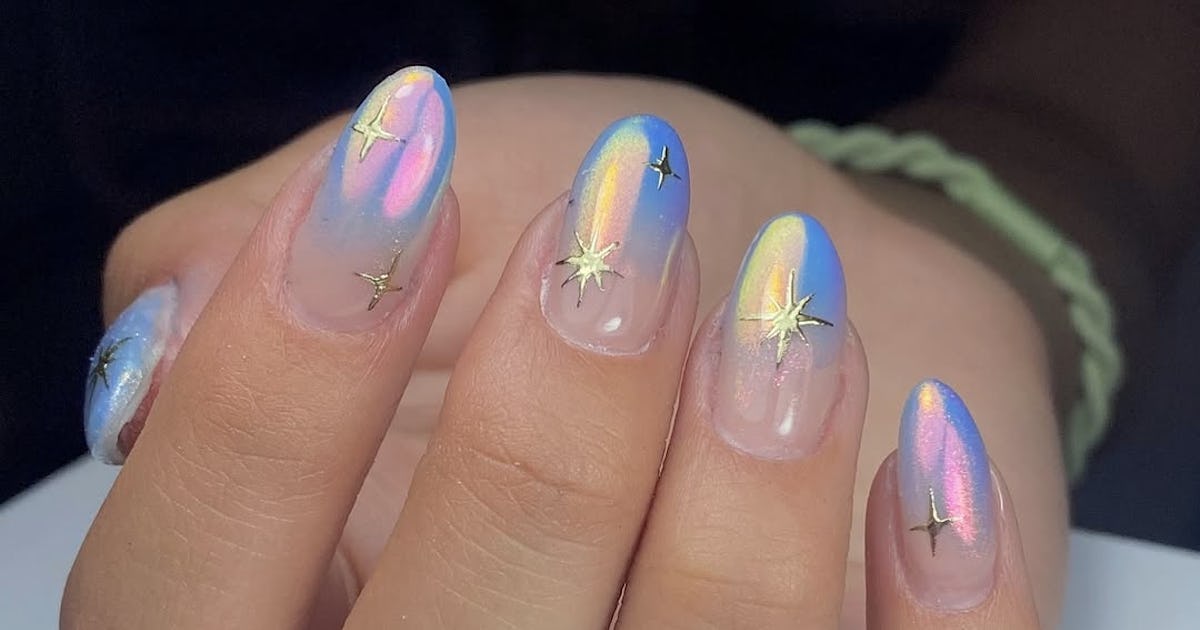 The Celestial "Aurora Nail" Trend Is Coming For Your Chrome Manicure