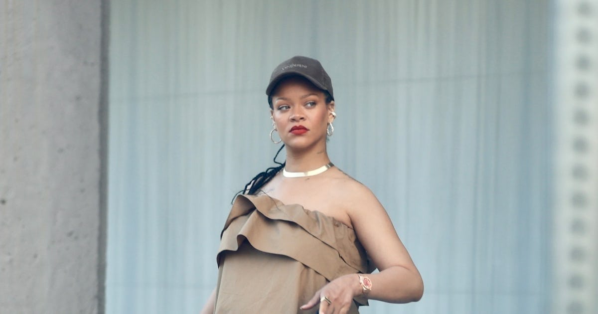 Rihanna Has Summer-Dress Styling On Lock