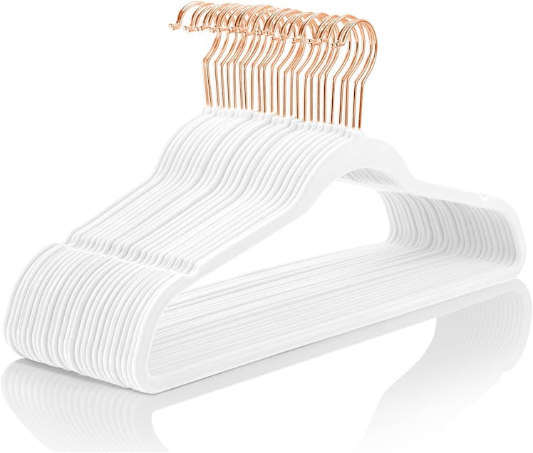 MIZGI Premium Velvet Hangers (30-Pack)