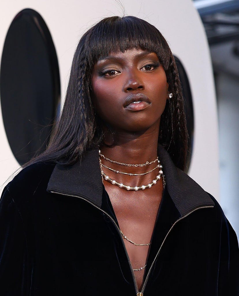 Париж, Франция - 24 июня: (Только для публикации использования - для неэдриторского использования, пожалуйста, обратитесь за одобрением модного ...