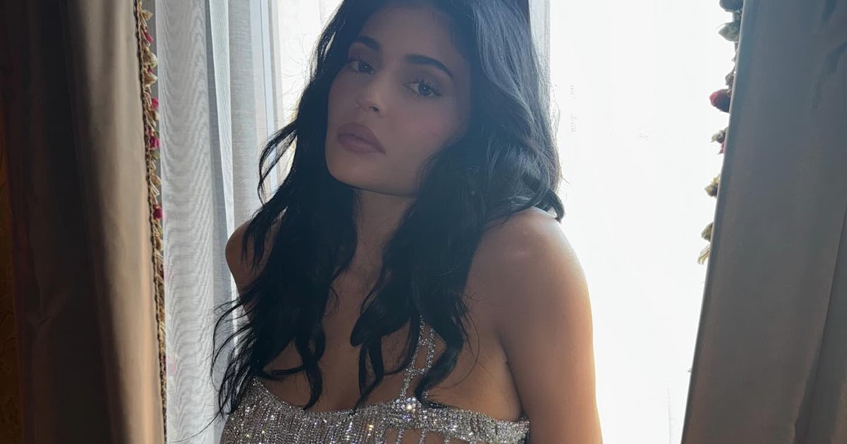Kylie Jenner Is Exclusively Wearing Bras As Tops Now & I'm A Convert
