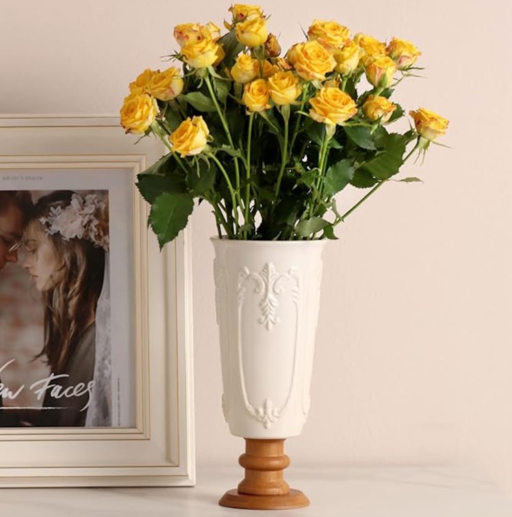 hjn White Cermaic Vase