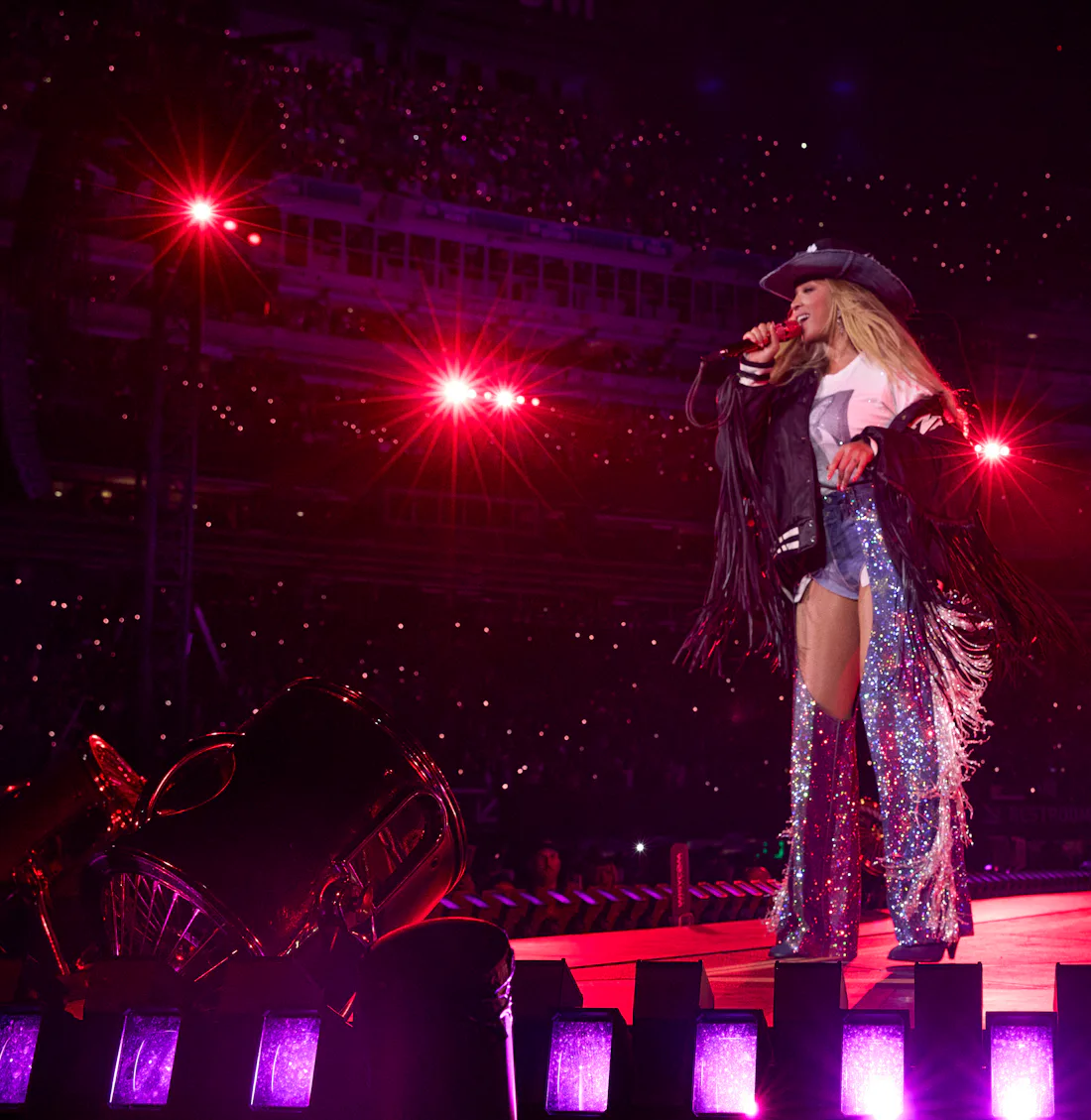 Beyoncé’s Dazzling Assless Chaps Had So Many Swarovski Crystals