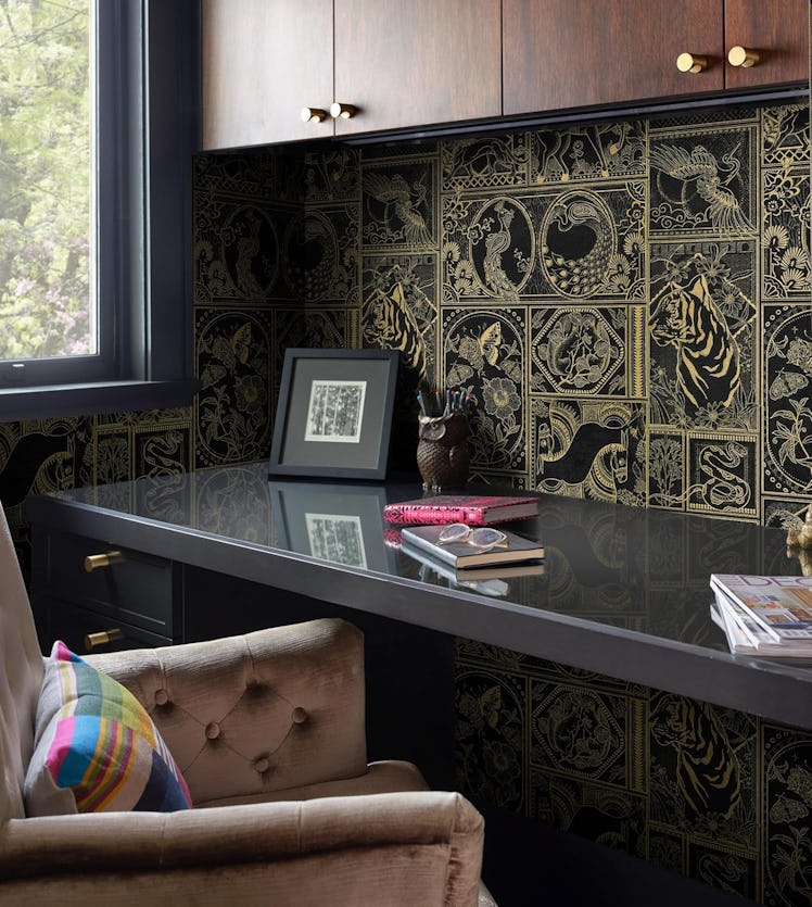 Erfoni Black and Gold Peel & Stick Wallpaper