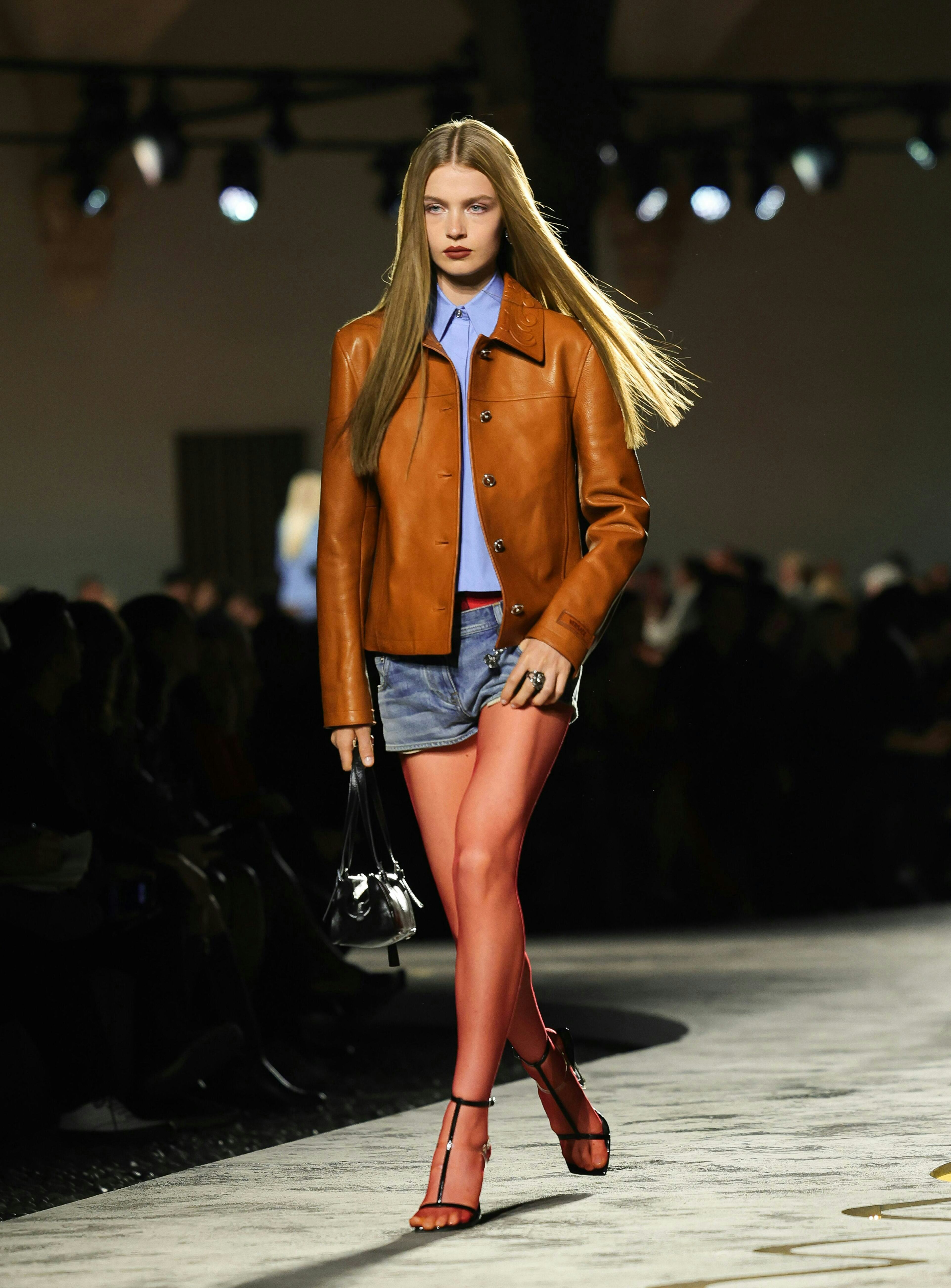 A model on the Versace Spring/Summer 2025 runway