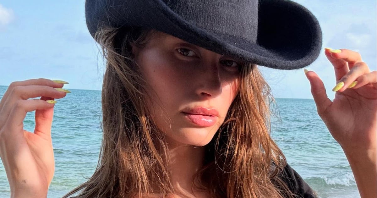 Hailey Bieber's Cheeky Thong Bikini Revived 2015's Cheugy "Groutfit"
