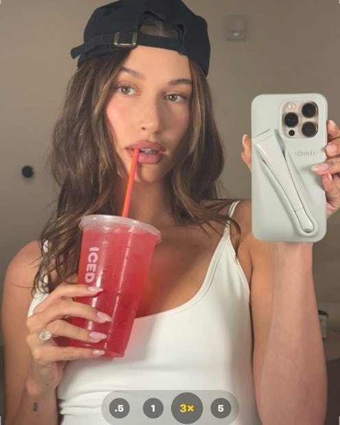 Hailey Bieber has declared it "lemon drop martini" nail summer.