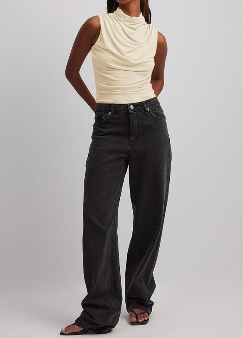 Tankaneo Slim Fitted Mock Neck Tank Top