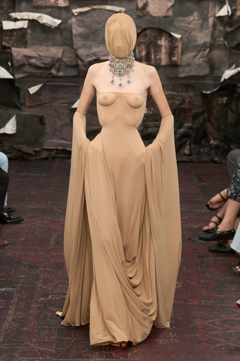 A model at Margiela's Fall/Winter 2025/2026 show.