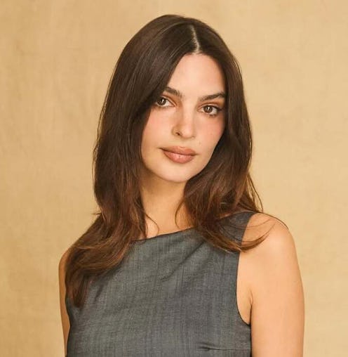 Emily Ratajkowski Long Wavy Hair