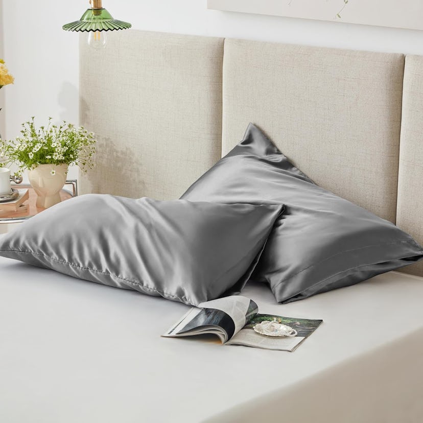 Love's Cabin Satin Pillowcases (2-Pack)