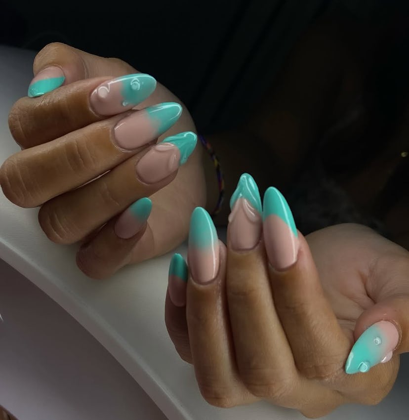 Neon Teal Nails Make a 2025 Comeback