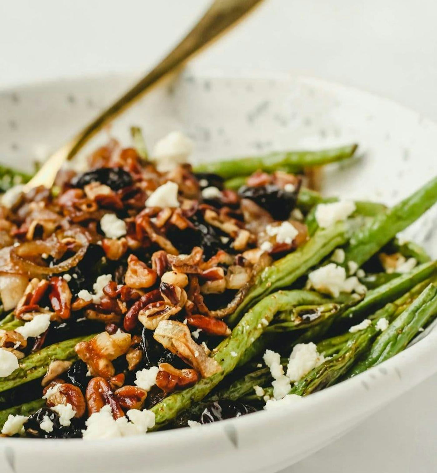 10 Easy Green Bean Recipes For Snazzy Sides & Tasty One-Pot Dinners