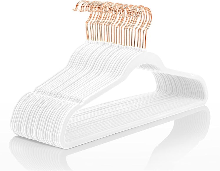 MIZGI Velvet Hangers (50-Pack)