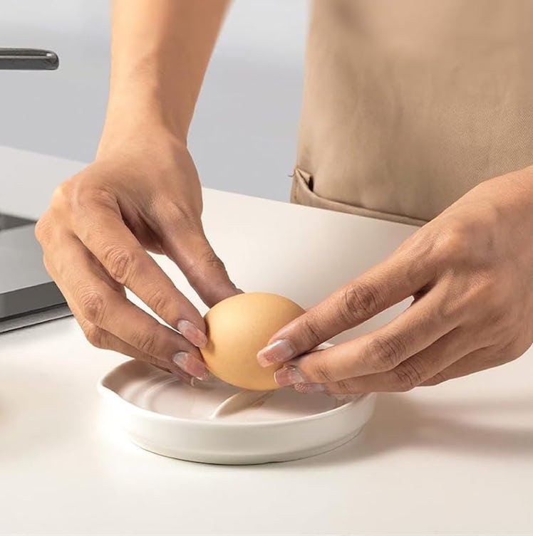 Maplefield Egg Cracker Tray