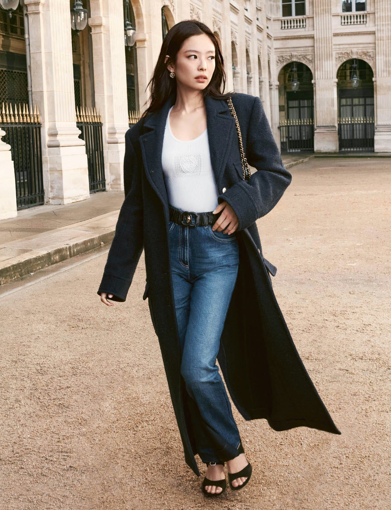 Jeans & Flats Are So Chanel — Just Ask Jennie